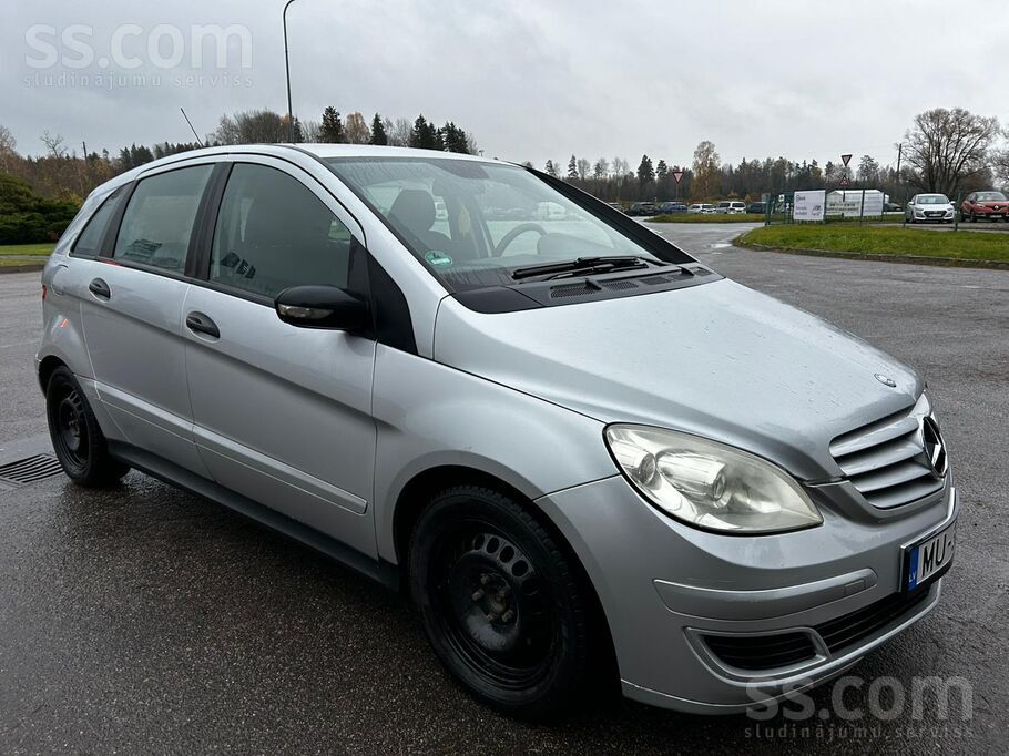 Mercedes Pārdod automašīnu Mercedes Benz B180 1.9 dīzeli, 2