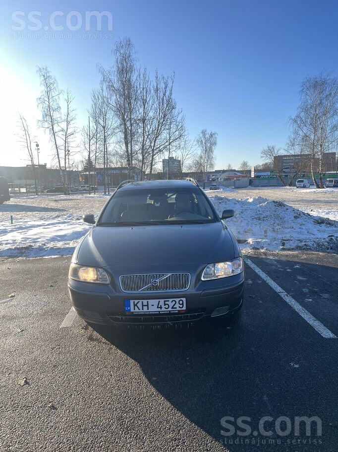 Volvo Pārdodu Volvo V70 2, 5 turbo, motora maksimālā jau