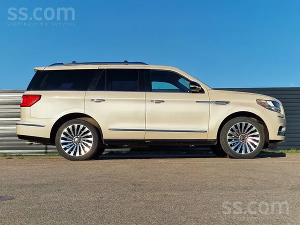 Lincoln Navigator