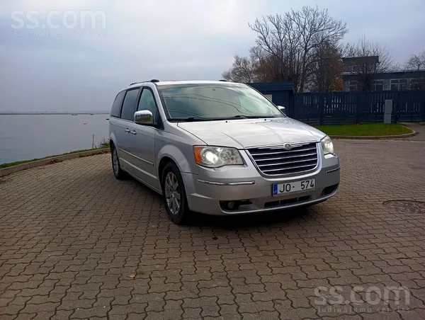 Chrysler Pārdod Chrysler Grand Voyager 2.8 crd diezgan ieti