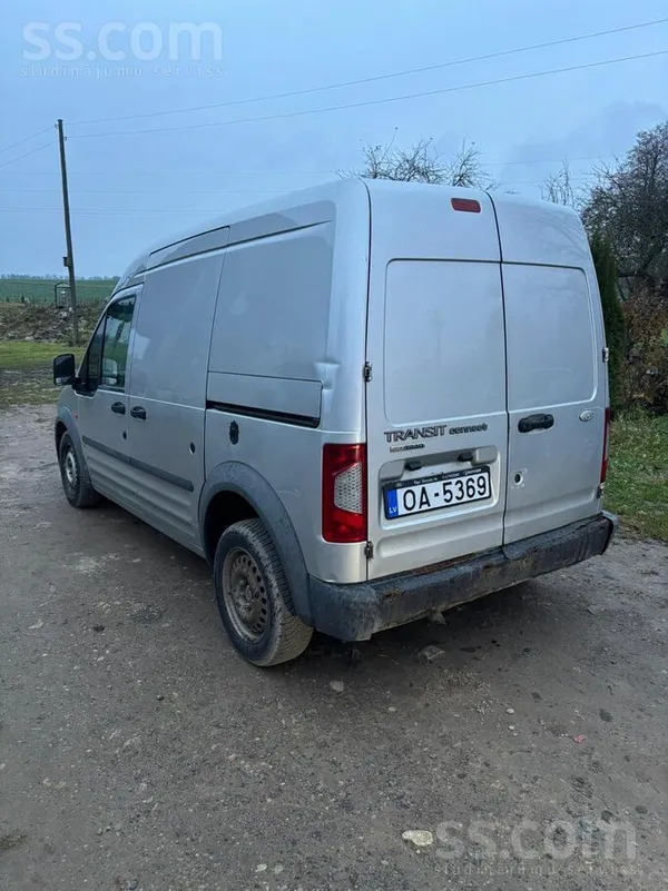 Pārdodu labu kravas furgonu, durvis abās pusēs, tikko pārmetināti sliekšņi u