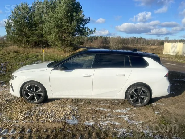 Pārdodu faktiski jaunu, jaunākās paaudzes Opel Astra Sports Tourer GS komple