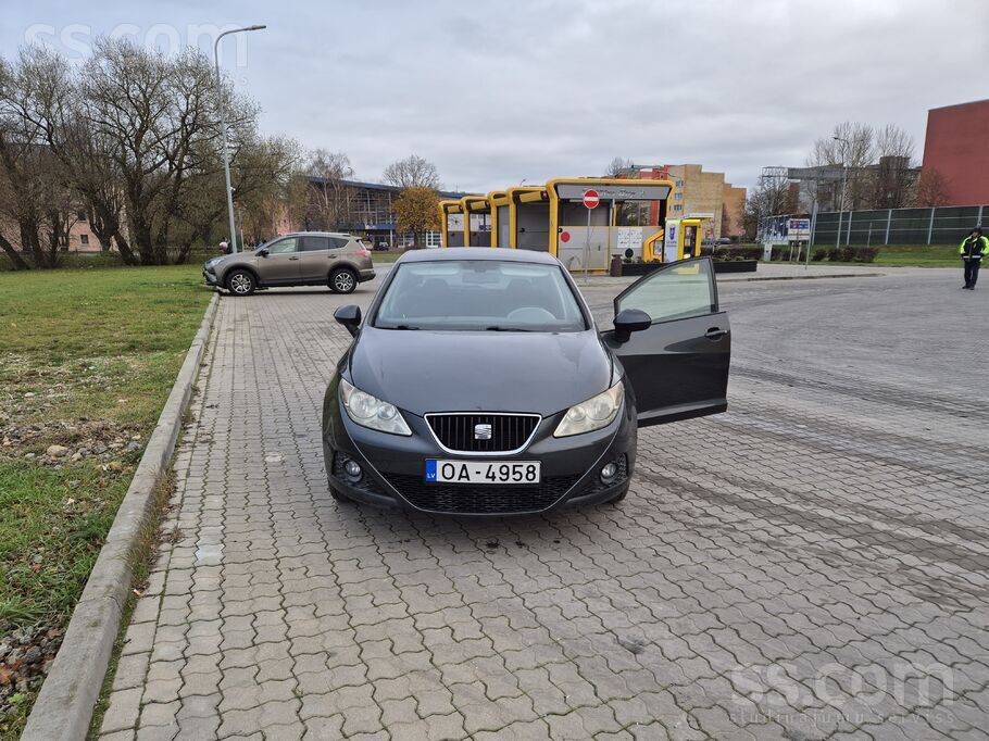 No Itālijas
Mašīna ideālā stāvoklī
bez rūsas, jauna Zobķēde, jauns kataliz