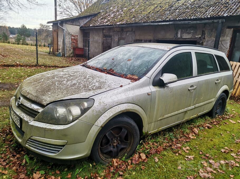 Продаю машину в хорошем состоянии. Двигатель и кпп работали отлично. Замкнул