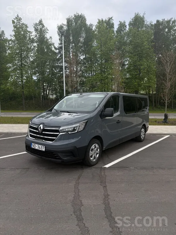 Renault Pārdodu labu pasažieru busu.