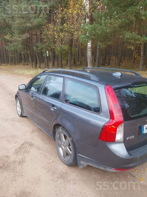 Volvo Pārdodu uzticamu automašīnu. Pensionāra īpašumā tā