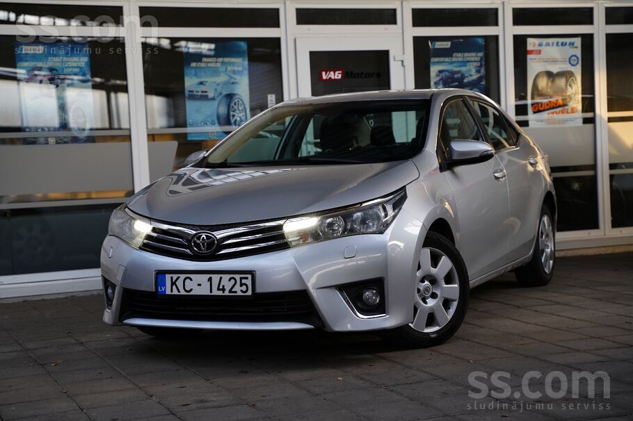 Toyota Corolla ar 1.6 benzīna dzinēju un automātisko pārnesumkārbu.
Apstip