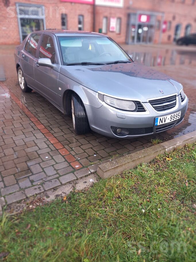 Saab Pārdod ļoti dzīvu Saab 9-5.Sīki, vizuāli defekti, 
