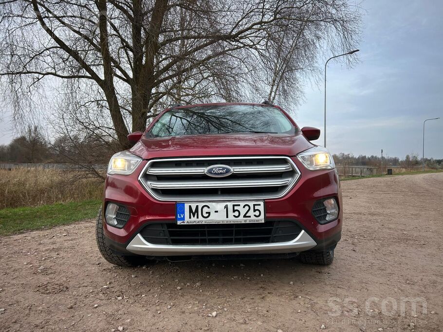 Tiek tirgots uzticams ģimenes auto, kas daudz vairs netiek izmantots. Esam L