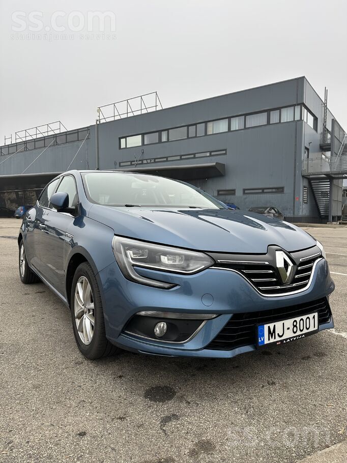 Renault Megane 1.3 benzīns, 103 kW,
manuala 6 ātrumu ātrumkārba, mašīna te