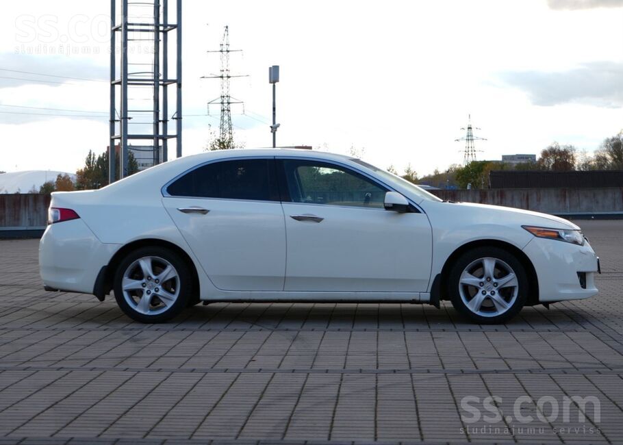 Honda Accord 2.4 Executive. Automāts, Eminent White Pearl, model 2009g. 2030
