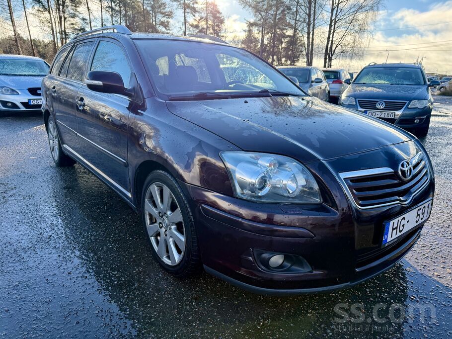 Toyota Toyota Avensis Kombi 2.2 Diesel Navi Xenon 110 kW 
