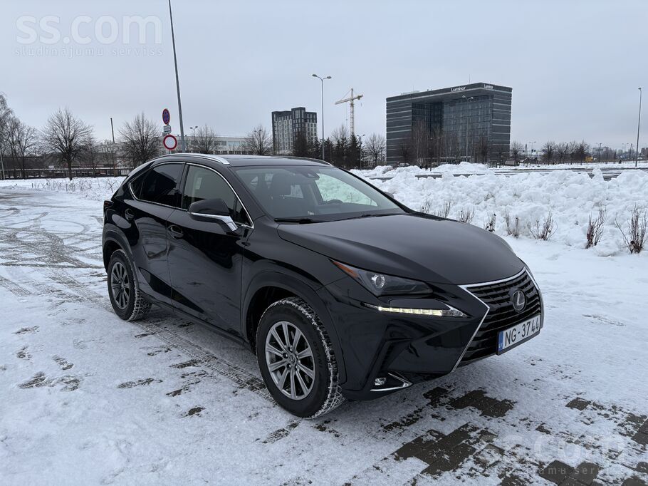 Продаю рестайлинговый Lexus Nx300. Отличная комплектация с перфорированной к