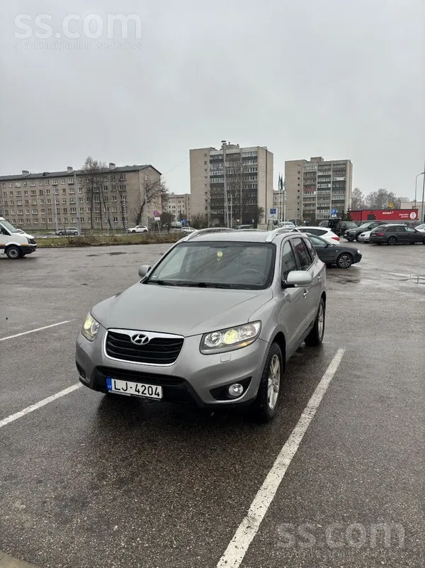 Hyundai Продаю Hyundai Santa Fe в хорошем техническом сост