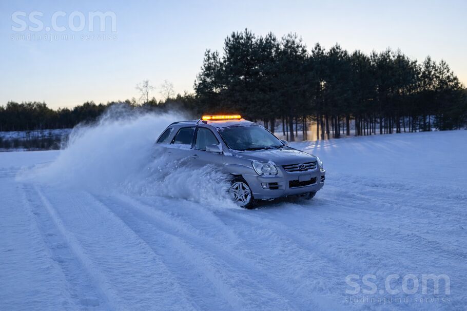 Sportage 4x4 Titan versija (max komplektācija) - stūre angļu pusē - labs don
