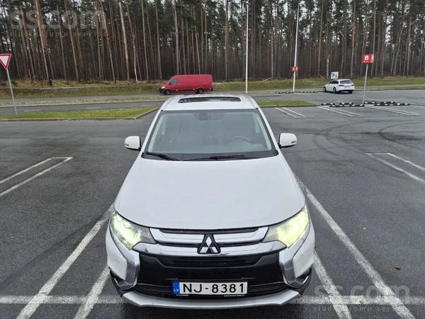 Mitsubishi Tirgojam savu uzticamo ģimenes darba zirgu. 
