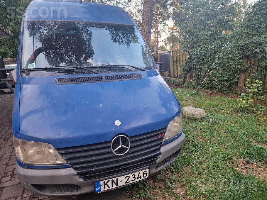 Продаю Mercedes-Benz Sprinter 213Cdi 2.2 дизель. 129л. с. 2000г. 8+1 мест. Т