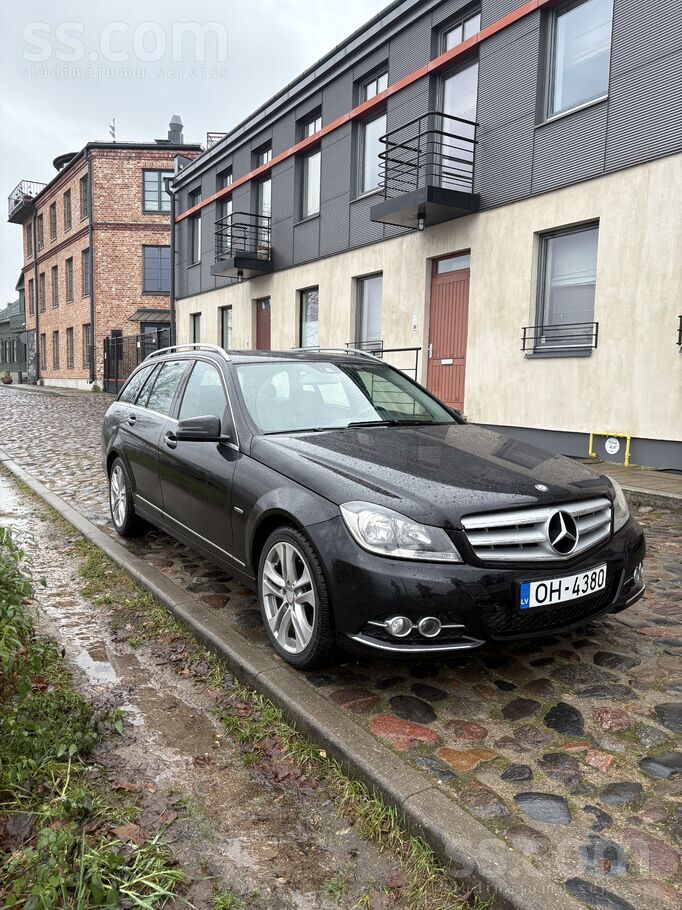 Mercedes Mercedes Benz C220 Avantgarde 2.1l dīzelis. 125Kw