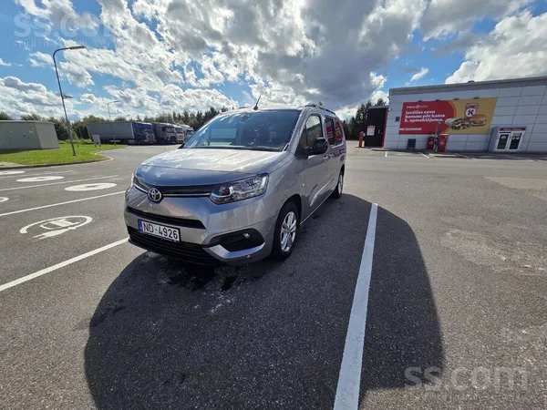 Toyota Pārdod Toyota Proace City Verso Family Long – garā