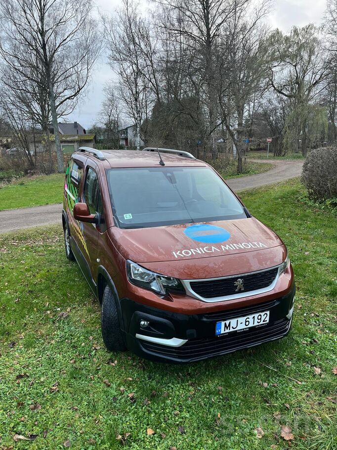 Pārdodu Latvijā pirktu un ekspluatētu automašīnu. Regulāri veiktas nepiecieš