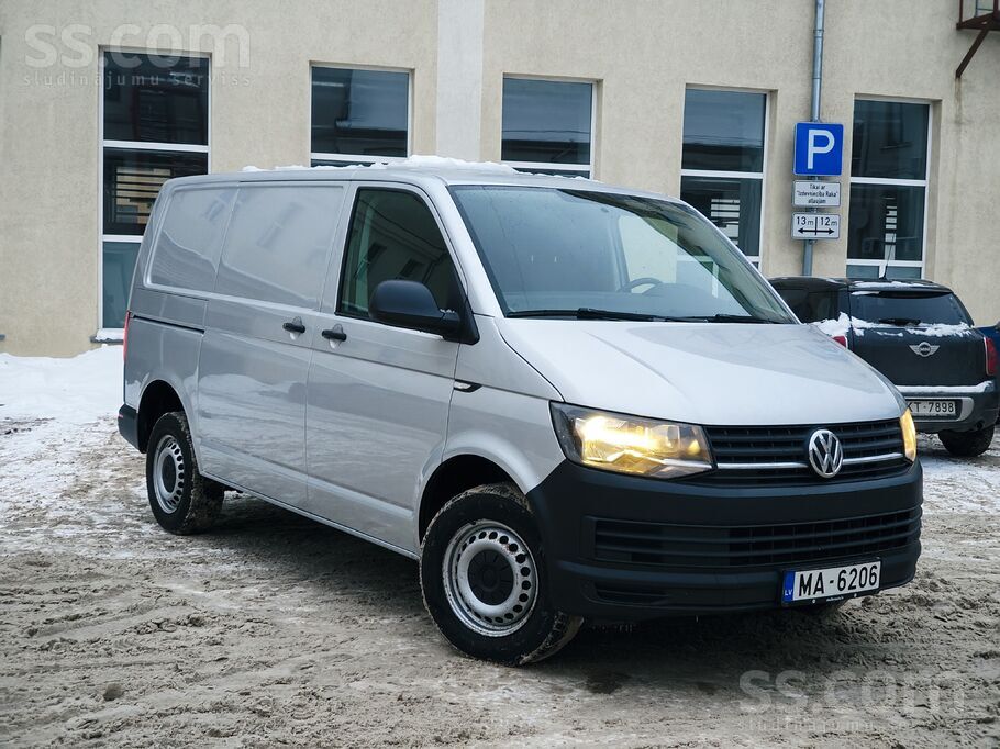 Uznemums Pārdod uzticamu Volkswagen Transporter T6 kravas busiņu. Auto teica