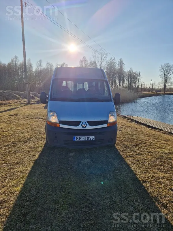 Renault Pārdodu pasažieru busu ar rampu. Ērti izņemami un 