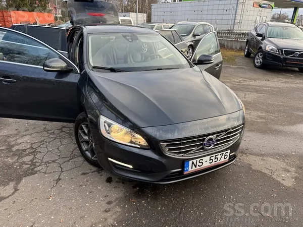 Volvo Ievests Awd jaunas riepas R 16 ziemas ar kalniem M