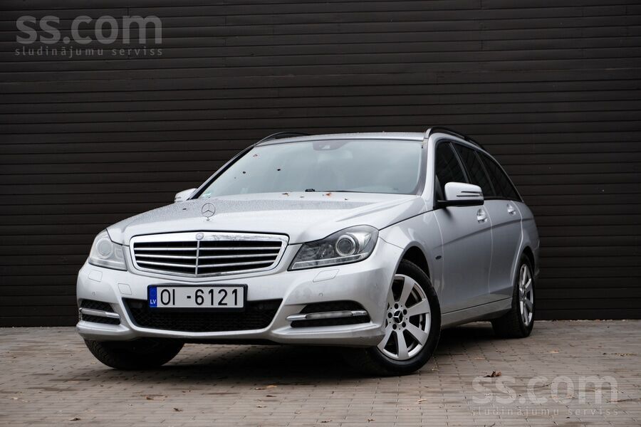 Mercedes C200 2011. gada, 2.2 dīzelis ar manuālis ātrumkārbu.
Daudzpusīg