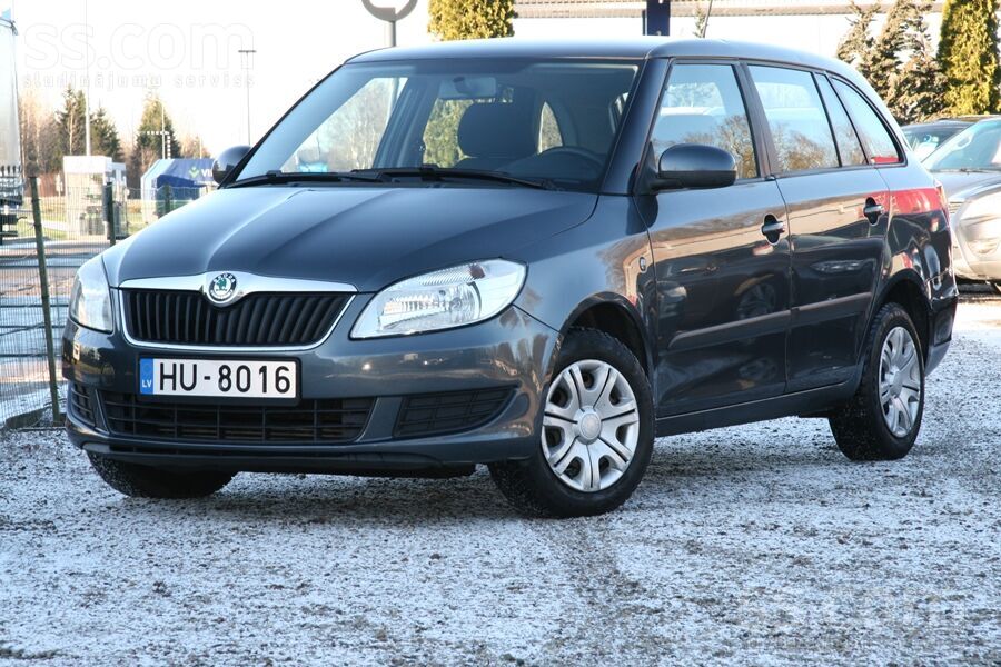 Fabia 1.6Tdi, 75zs
Auto ļoti labā stāvoklī, regulāri veiktas vajadzīgās apk