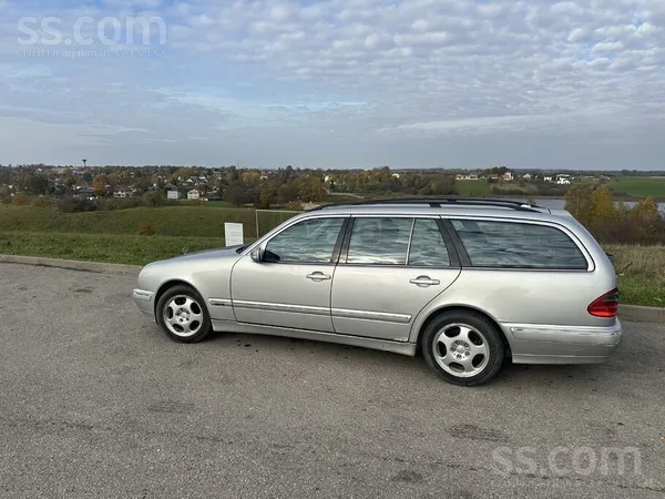 Mercedes Pārdodu savu automašīnu ar esošu tehnisko apskati.