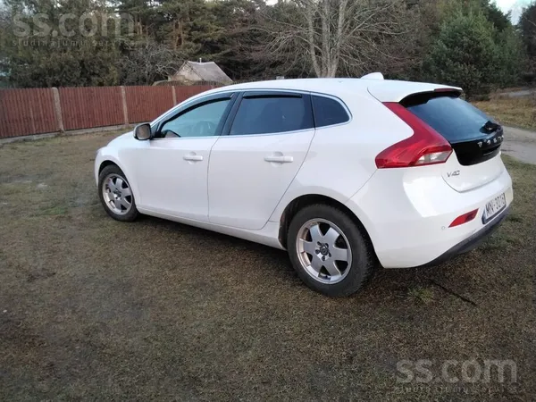 Volvo Pārdodam volvo V40 labā stāvoklī. Mašīna no Vācija