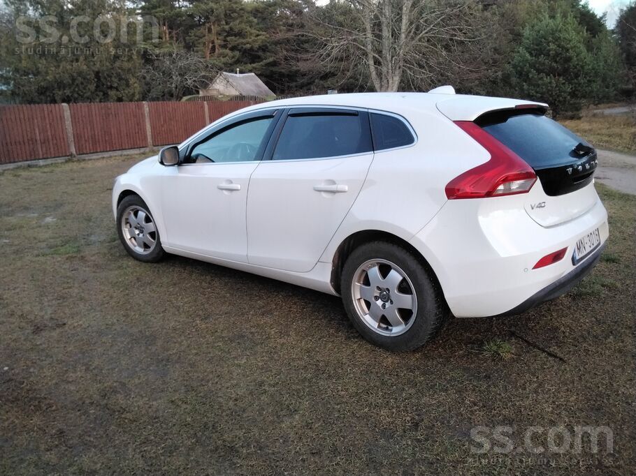 Volvo Pārdodam volvo V40 labā stāvoklī. Mašīna no Vācija