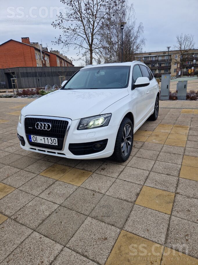 Pārdodu Audi Q5 ar jaudīgo un uzticamo 3.0 Tdi dīzeļdzinēju, kas nodrošina d