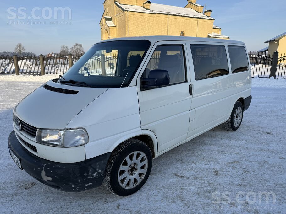Pārdod Volkswagen Multivan T4 1999.gada izlaiduma ar 2.5tdi 75kW dzinēju. Te