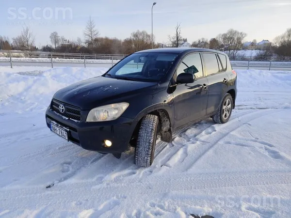 Toyota Pārdodas Rav4 ar 2.2 D4D dzinēju. Degvielas patēri