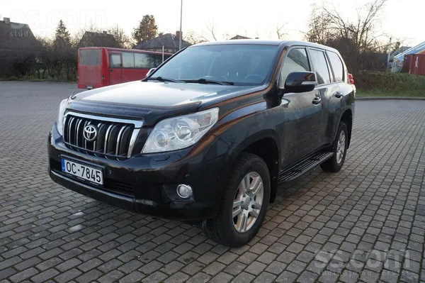 Toyota Land Cruiser, kas kalpos ļoti ilgi. Auto ir tehnis
