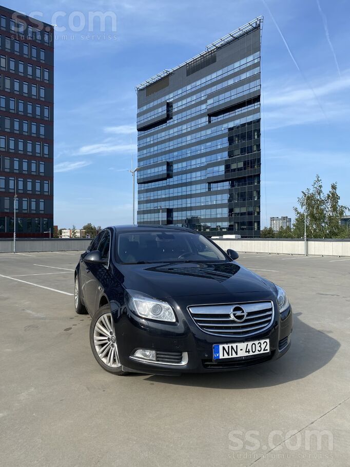 Продаю Opel Insignia 2013 г. , седан, 2.0 дизель, 118 киловатт. Торг уместен