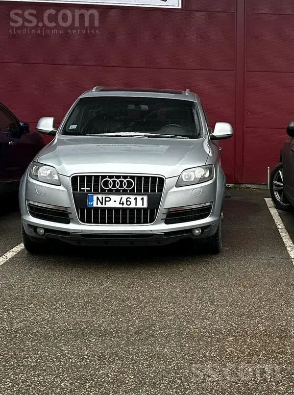 Audi Pārdodu ietilpīgu 7 vietīgu Q7. Salīdzinoši zems d