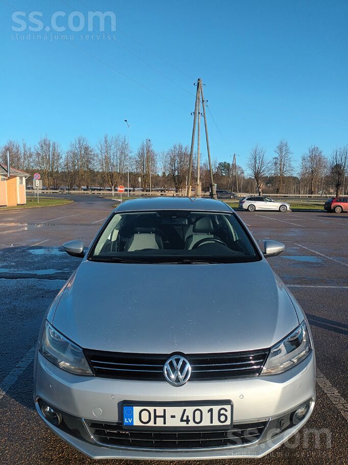 Volkswagen VW Jetta 2.0 103kw highline komplektācija, papildu