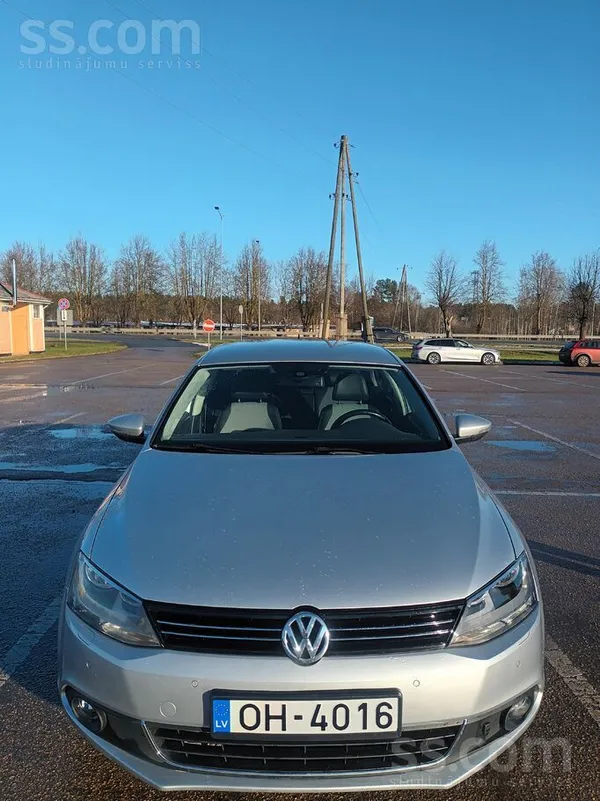 Volkswagen VW Jetta 2.0 103kw highline komplektācija, papildu
