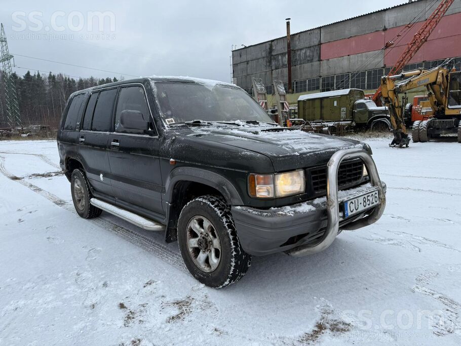 Auto iedarbināms. Der rezerves daļām, vai projektam, jo no turbīnas sulo eļļ