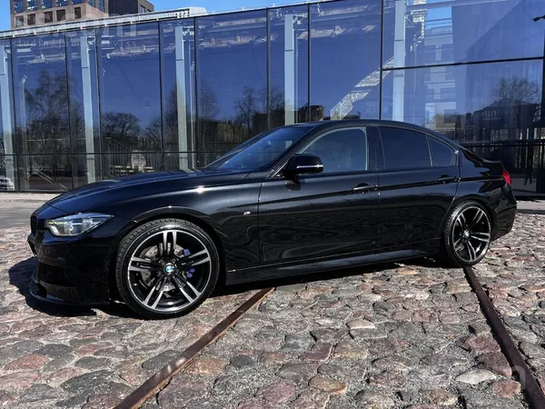 BMW BMW 330d M-sport. Par auto, 8 ātrumu automātiskā ā
