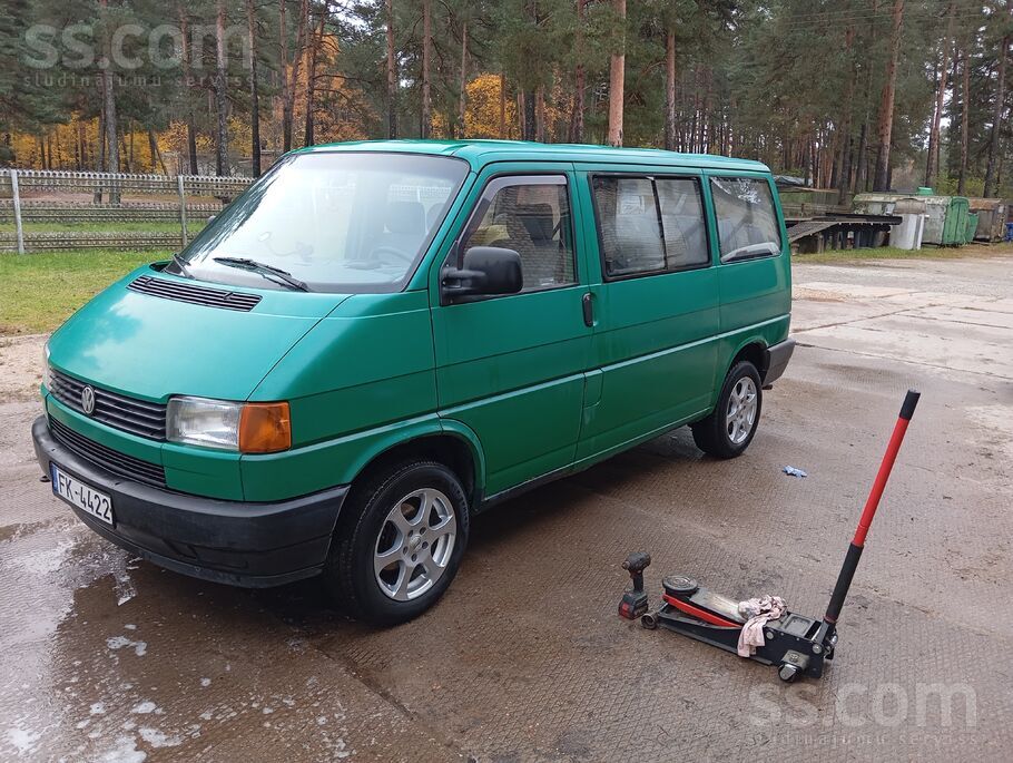 Pārdodu VW T4 busiņu ar deviņām sēdvietām. Tiko samainīta zobsiksnas, ūdenss