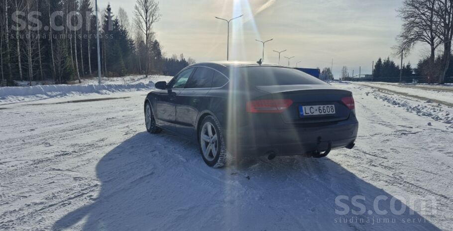 Pārdodu Audi A5 2.0 benzīns ar manuālo kārbu, labā tehniskā un vizuālā stāvo