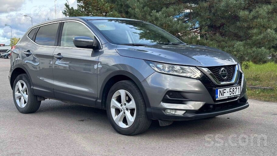 Auto lietojusi tikai sieviete. Regulāri veiktas apkopes. Auto nav lietots pa