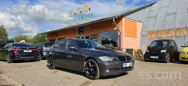 BMW BMW 320, ar 2, 0 dizeļmotoru ar 128kw. Daudz labu 
