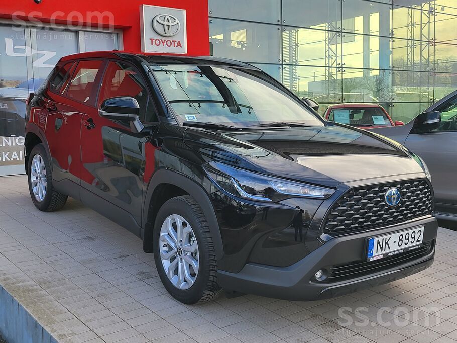 Toyota Corolla Cross, 2.0 Hybrid Nobraukums tikai 28 000 Km. ar automātisko