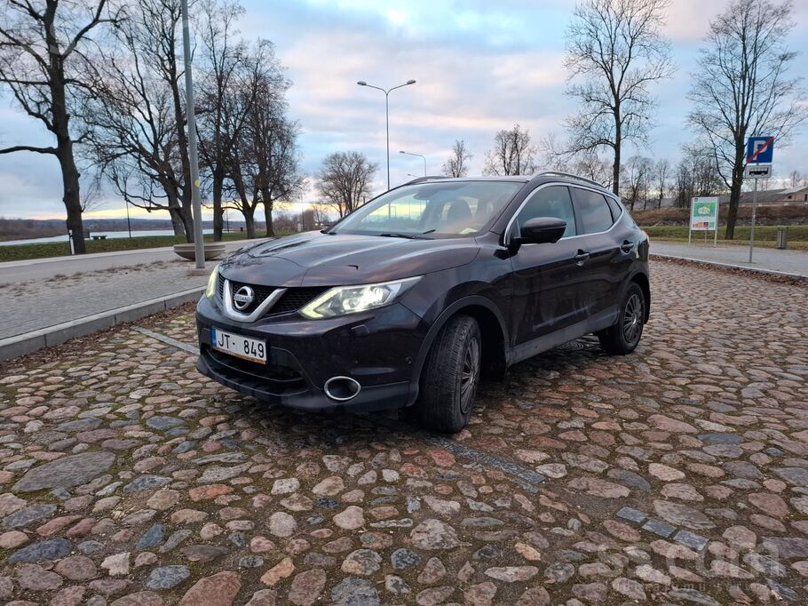 Nissan Qashqai automāts ar ādas sēdekliem. Ļoti laba mašīna, visus gadus TA