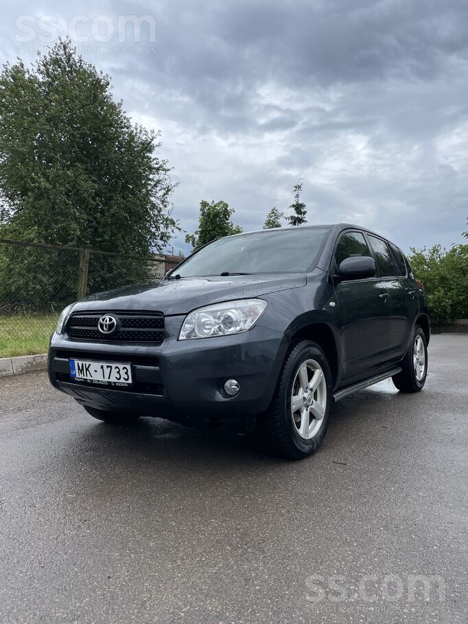 Toyota Pārdodas uzticama Toyota Rav4 ar pilnpiedziņu 4x4,