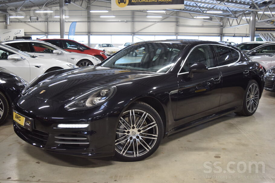 Porsche Panamera 4S. 2016. gada. 3.0l benzīns, 309 Kw (420 Hp)
Par iespēj
